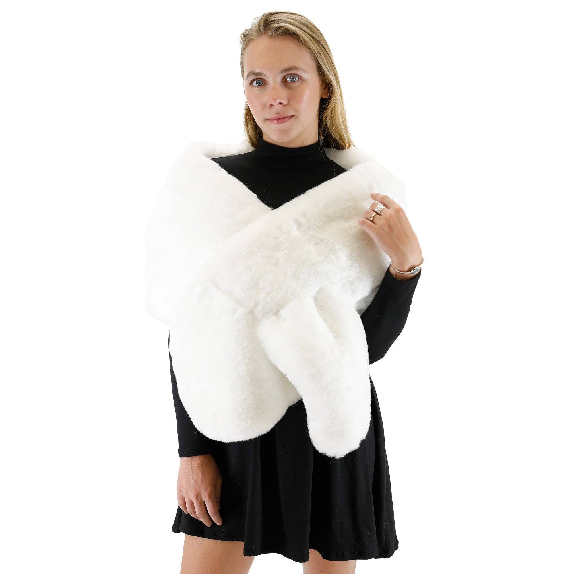 TAPA fashion - Venta al por mayor Abrigos de piel/piel sintética - Mujer - Chal ancho de piel de visón P3735 (3 piezas)8