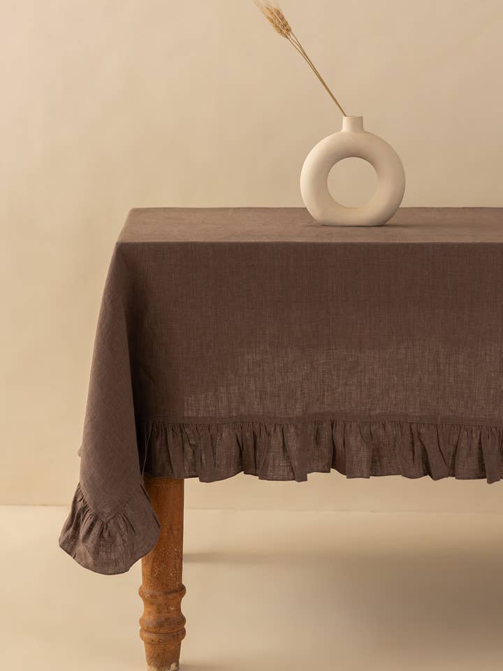 Linnedug med Flæsekant – Klassisk for engroshandel hos Live Linen