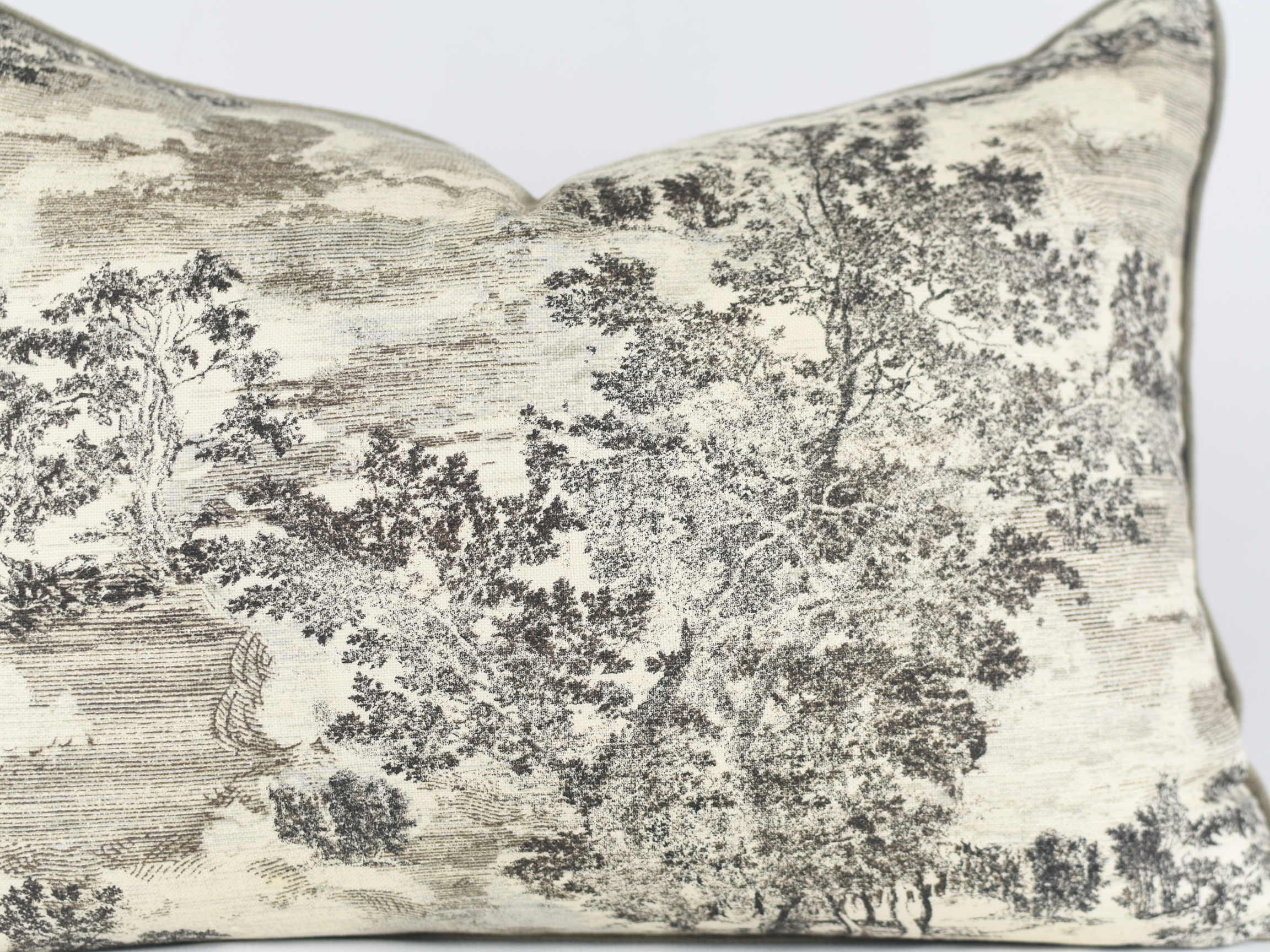 Xasmin Interiors LLC - Wholesale Throw Pillow Cover - Amaris Pillow1