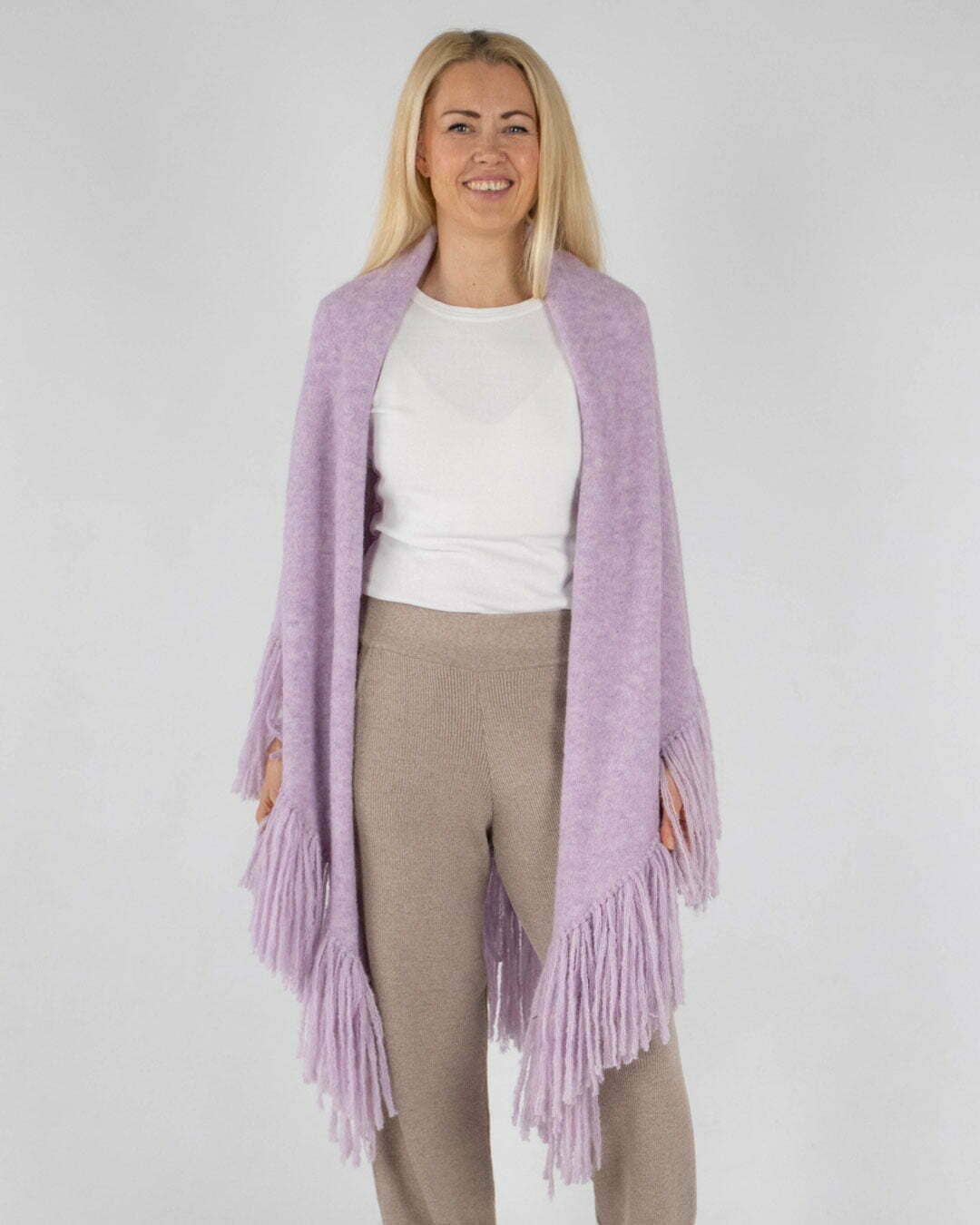 Merete Dèhn - Wholesale Wrap - Women's - Daisy Shawl - Alpaca & Merino Wool15