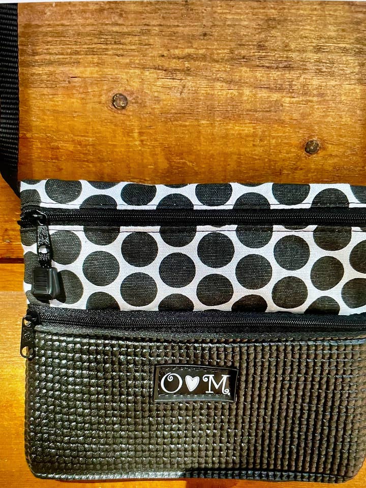 Borsa con Zip Nera a 3 Scomparti - Tessuto a Pois per la vendita all'ingrosso da parte di OlovesM.com