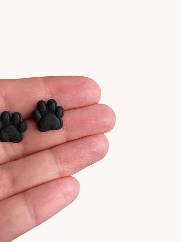 Clous d'Oreilles Empreinte de Patte pour la vente par Clay Dazing