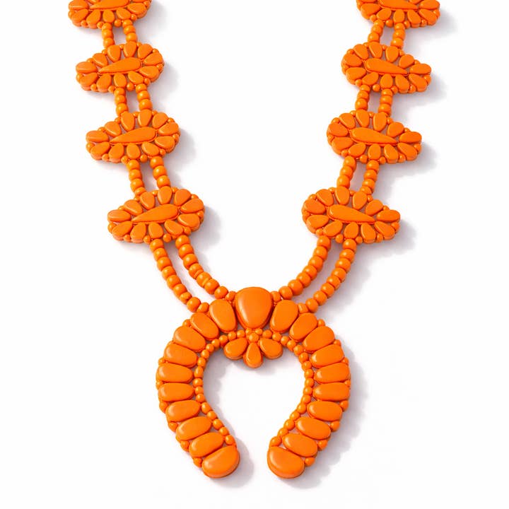 Collier Fleur de Courge Heure Dorée en Orange Citrus pour la vente par Rahya Jewelry Design