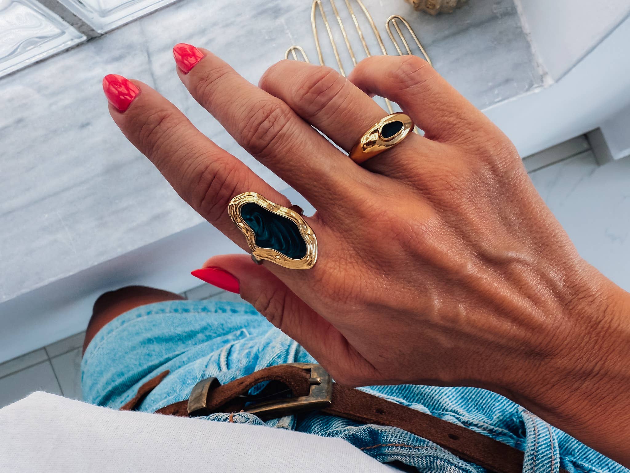 Goupi – wholesale Cocktail/statement ring – Artistic shaped ring in with black enamel in gold 0