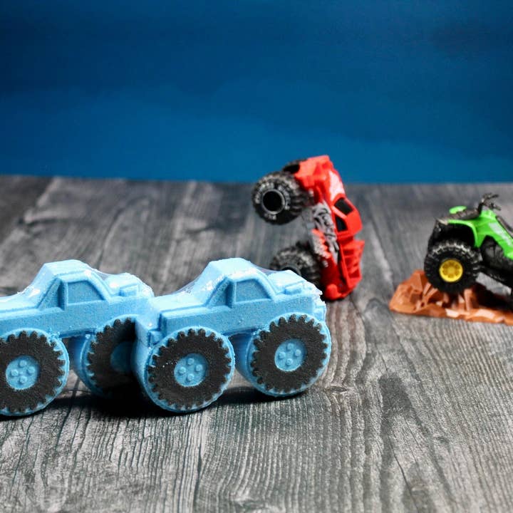Wicked Bubbles LLC - Wholesale Bath Bomb/Fizz - Monster Truck Bath bomb - 4.5 oz - Monkey farts Scent3