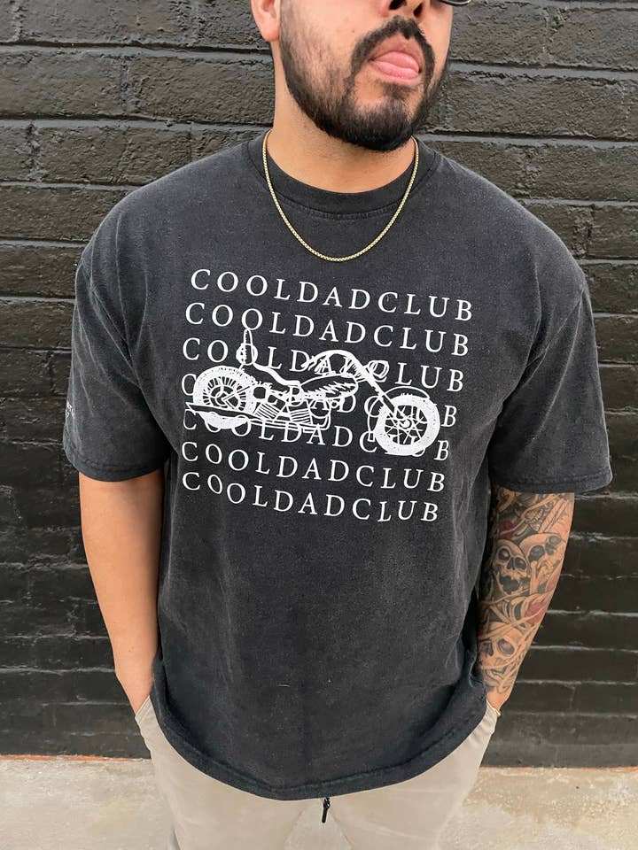 T-shirt Cool Dad Club pour la vente par Simple Heart Co