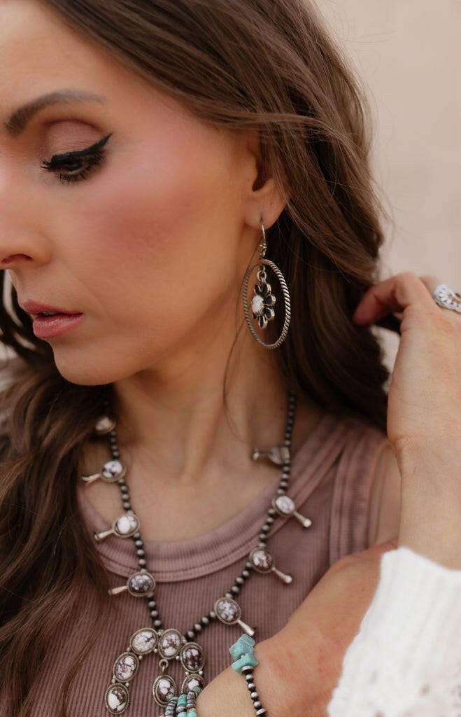 Krush Kandy - Wholesale Pendant/Charm Necklace - Horseshoe Blossom Desert Pearl Necklace PREORDER8