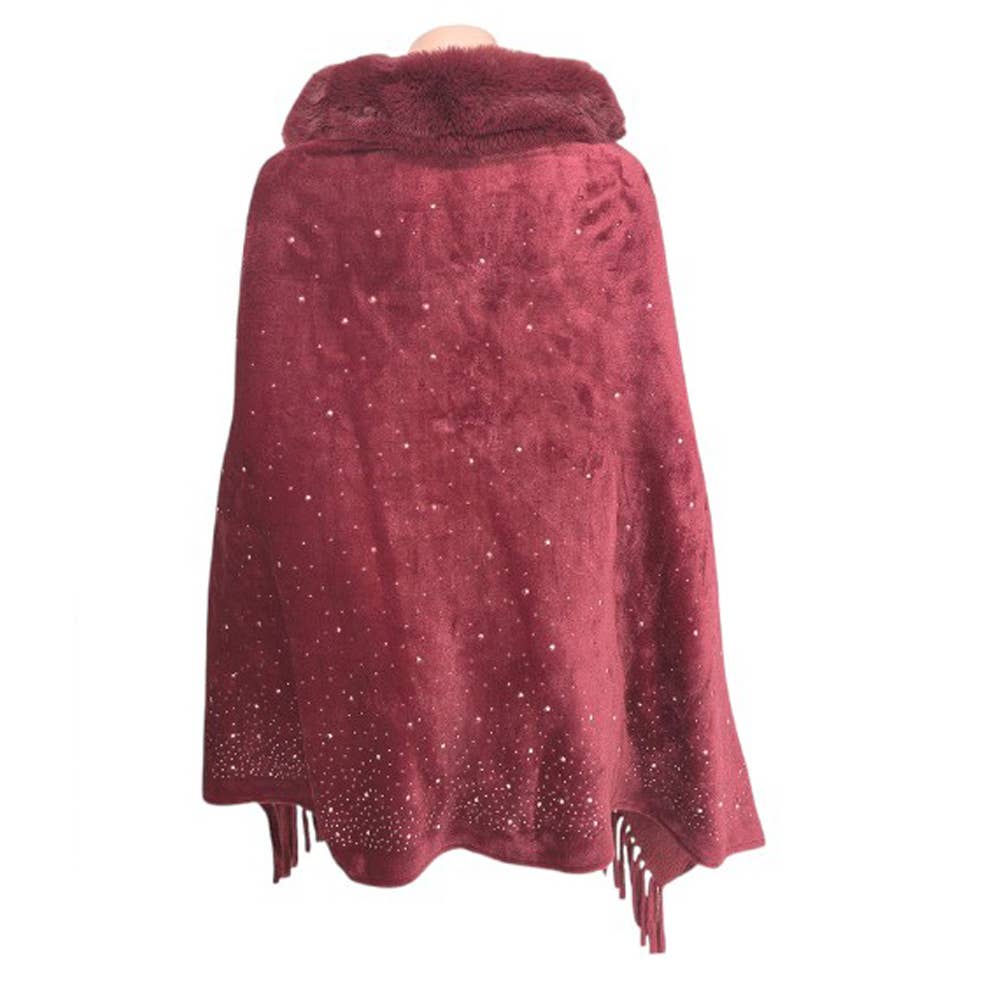 Sensibling Corp. - Vente Poncho – femme - Poncho à franges orné de strass en fausse fourrure5