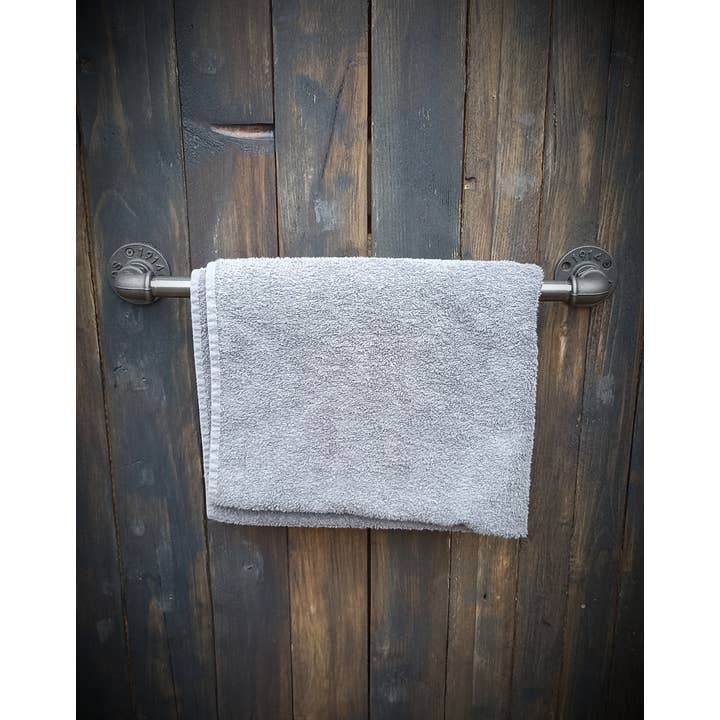 Handdukshållare i gjutjärn och stål - inredning för wholesale av Strange Workshop