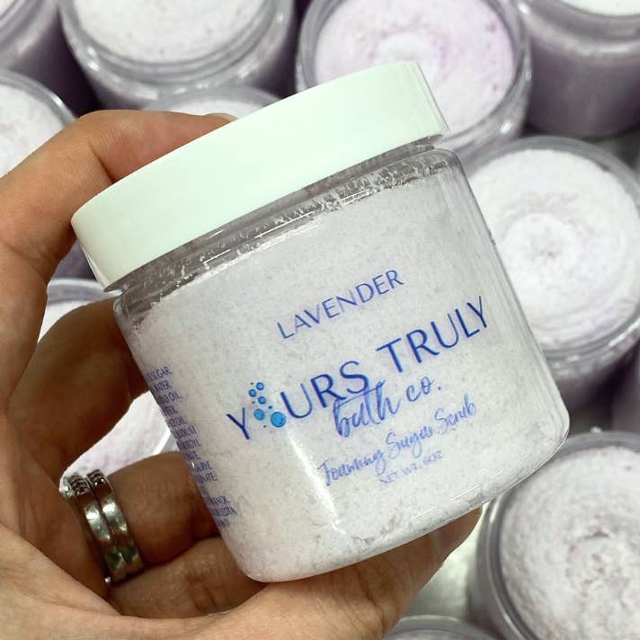 Exfoliant moussant au sucre lavande pour la vente par Yours Truly Bath Co