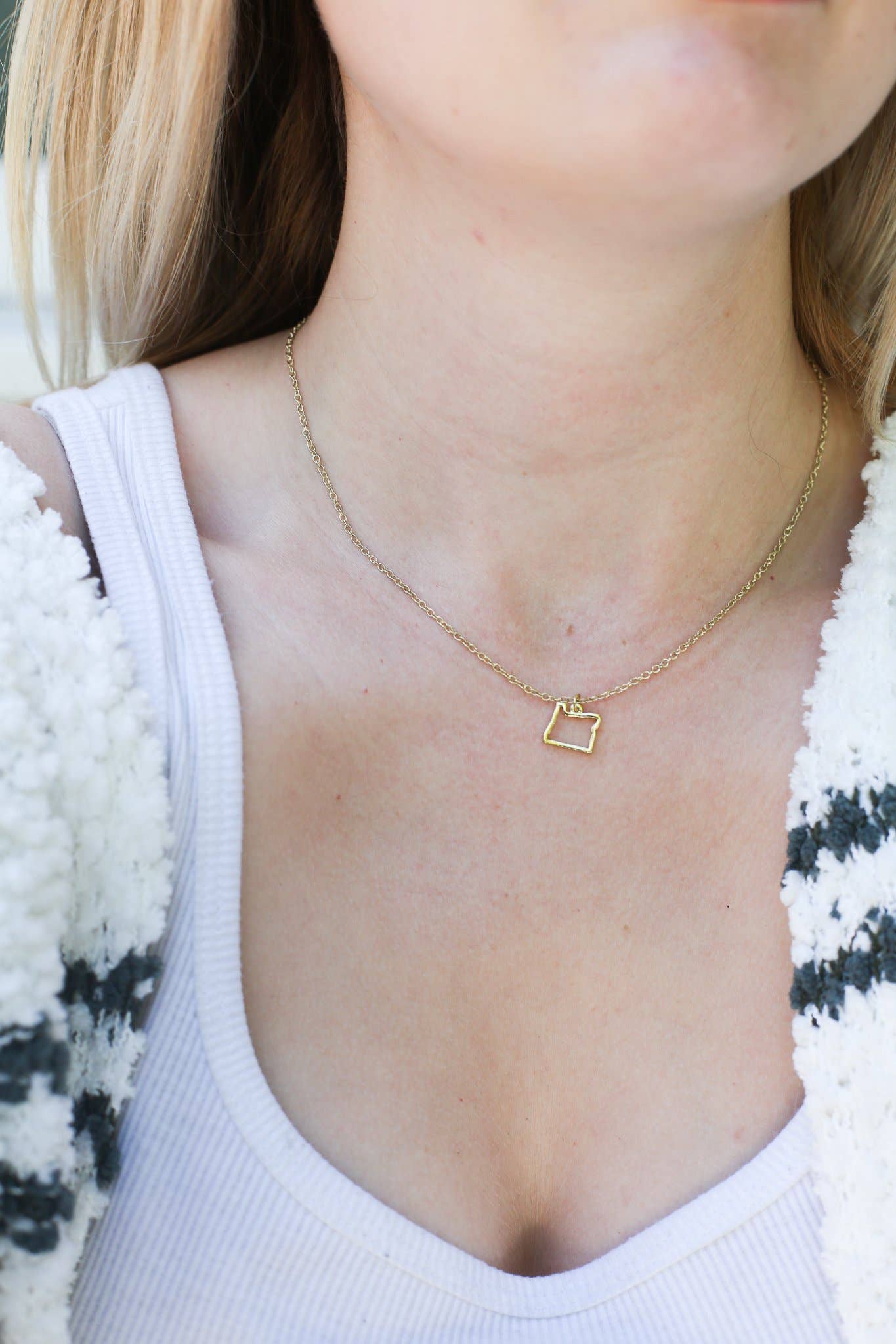 Lucky Feather - Wholesale Pendant/Charm Necklace - State Necklace - Gold - OREGON3