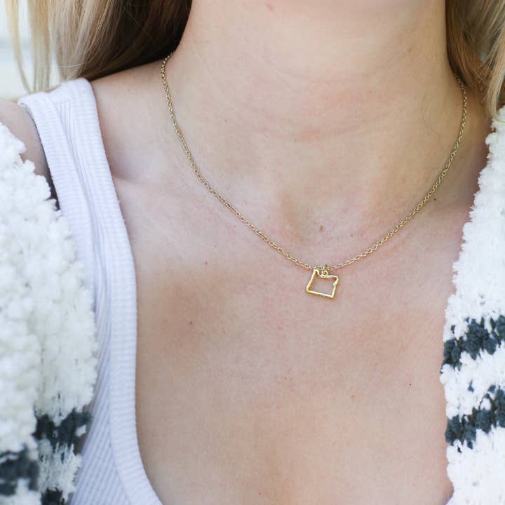 Lucky Feather - Wholesale Pendant/Charm Necklace - State Necklace - Gold - OREGON3