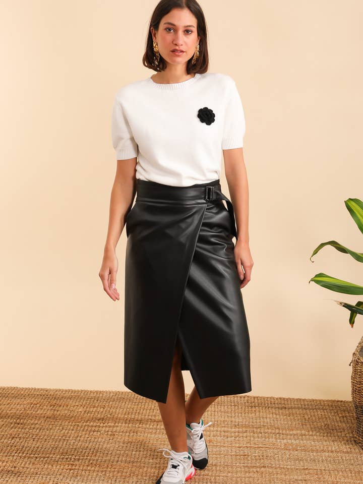 Wrap skirt in faux leather - REF 90160 for wholesale by INSPIRATION STUDIO