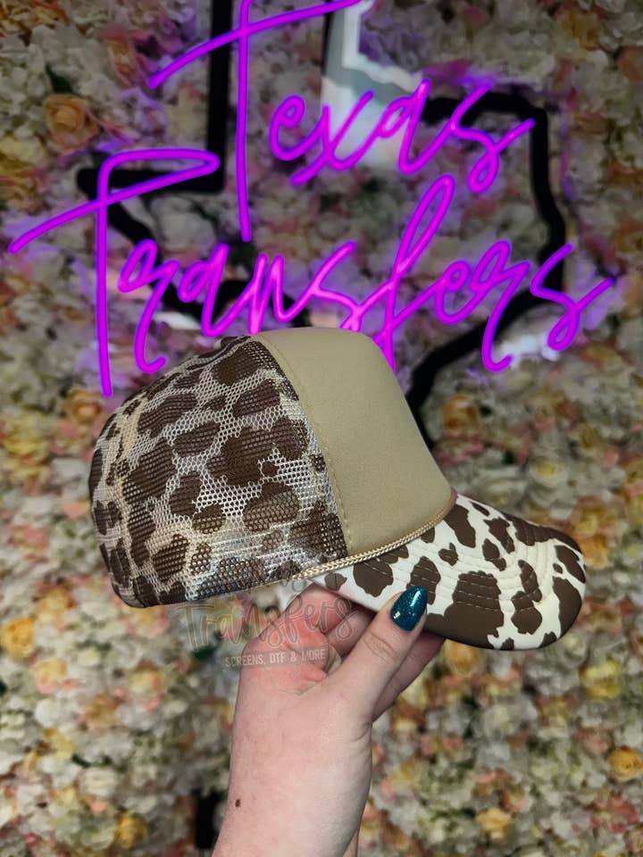 Casquette Trucker Imprimé Vache/Tan pour la vente par Texas Transfers