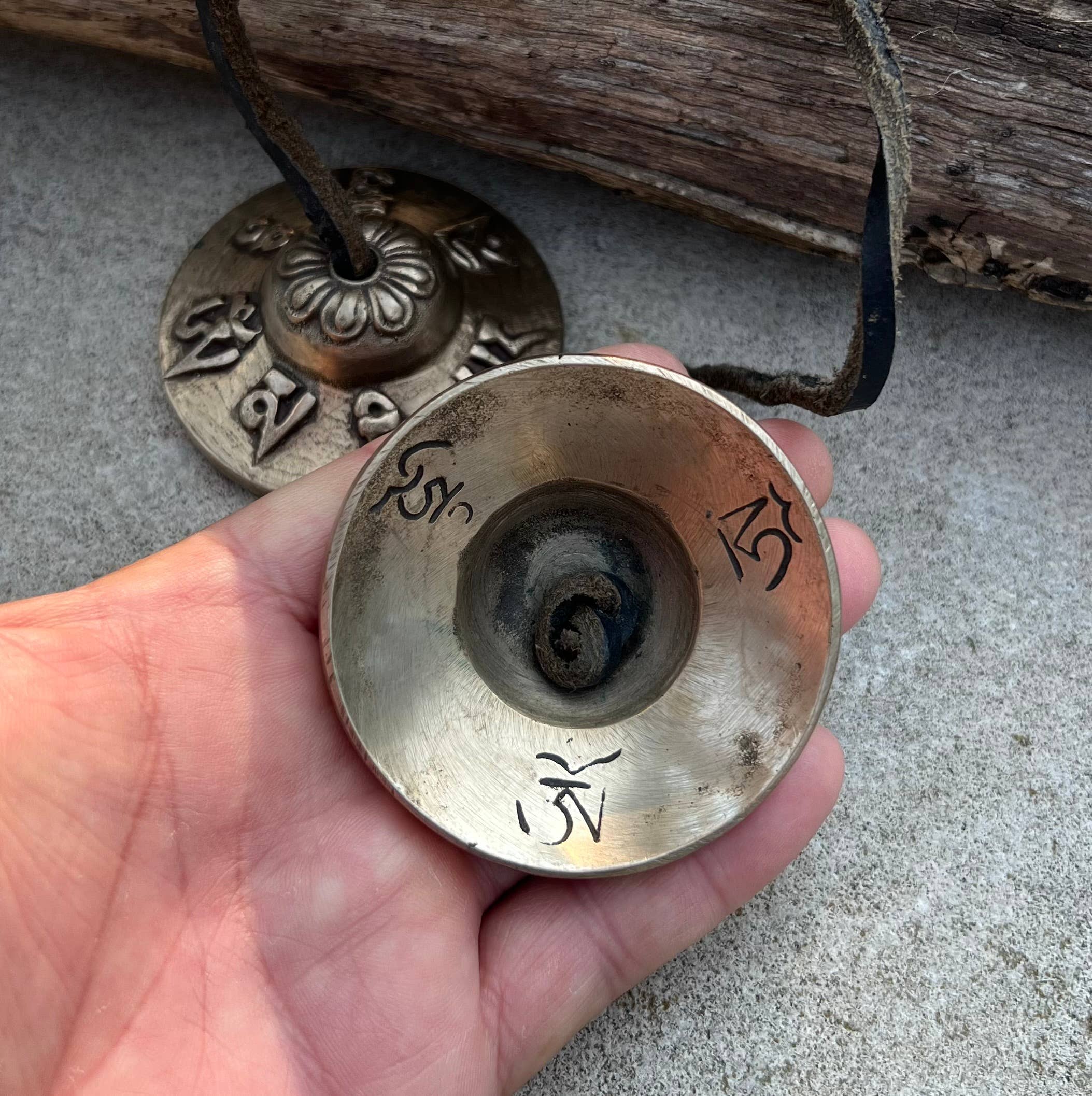 Lungta Imports - Wholesale Musical Instrument - Tibetan Buddhist Meditation Om Mani Padme Hum Tingsha Cymbal2