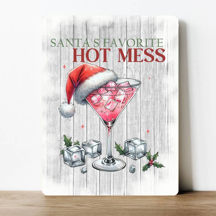 Il cocktail con cubetti di ghiaccio a forma di cappello di Babbo Natale preferito da Babbo Natale. per la vendita all'ingrosso da parte di The British Metal Signs Company