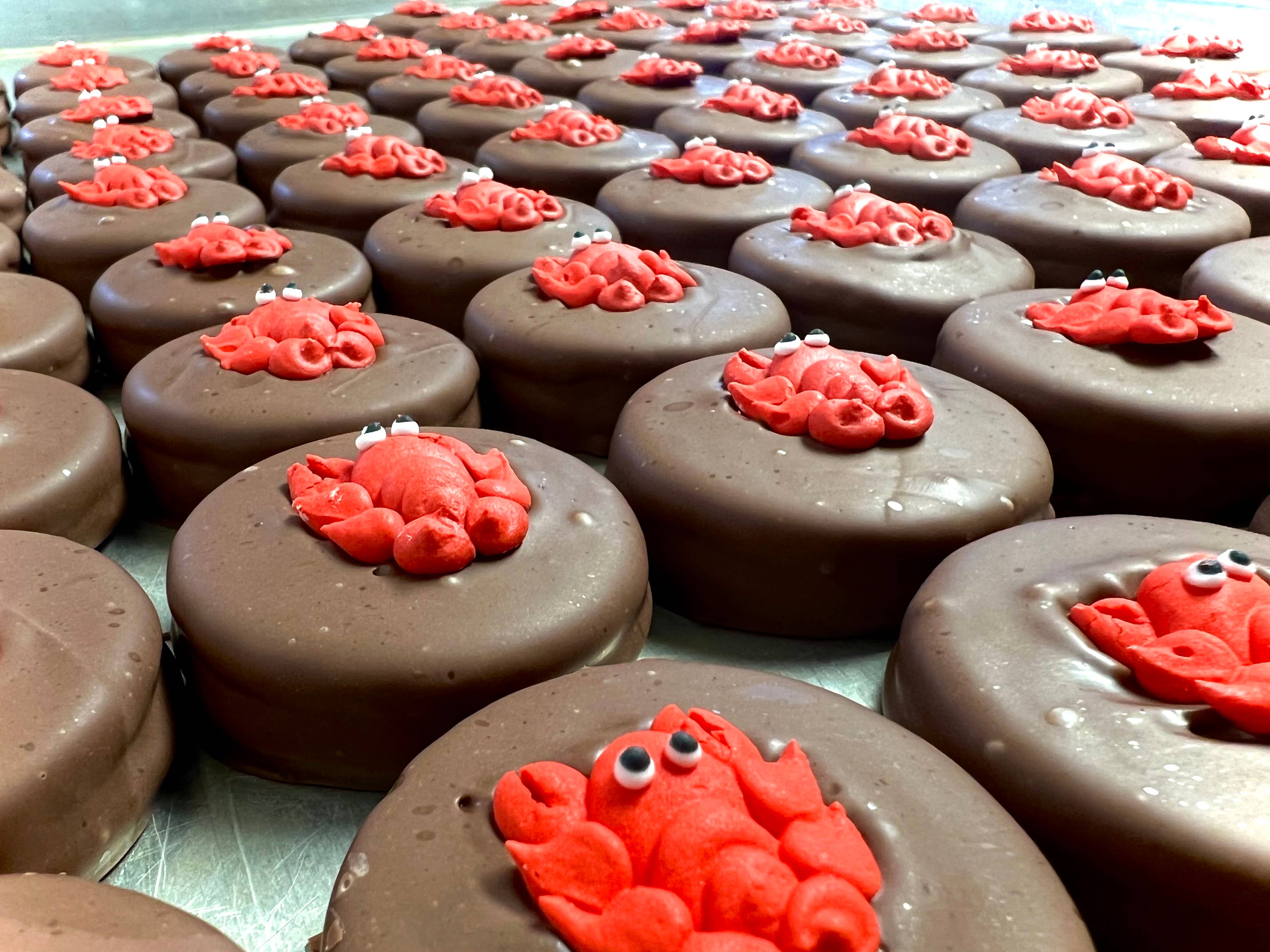 O'Shea's Candies Sweet Shop - Wholesale Chocolate Covered Sweets - O’Lobsters w/ Mini Eyes 🦞 O’Oreo w/Milk Chocolate 3 Pack3