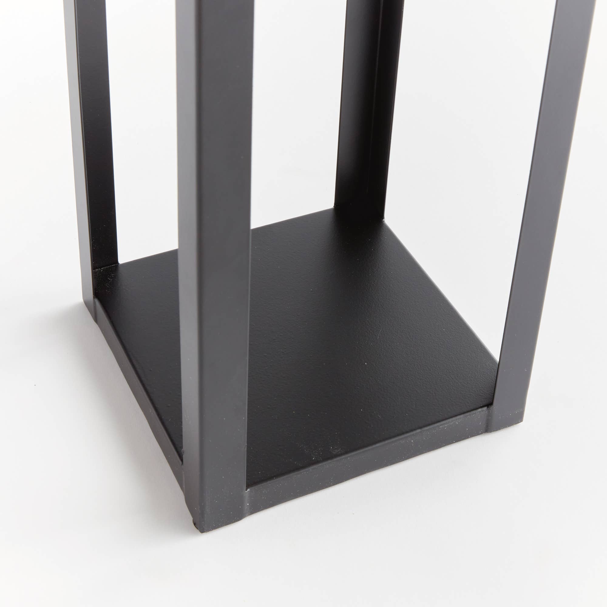 Napa Home & Garden - Vendita all'ingrosso Lanterne - Lanterna solare senza fili Brooks 24", nera3