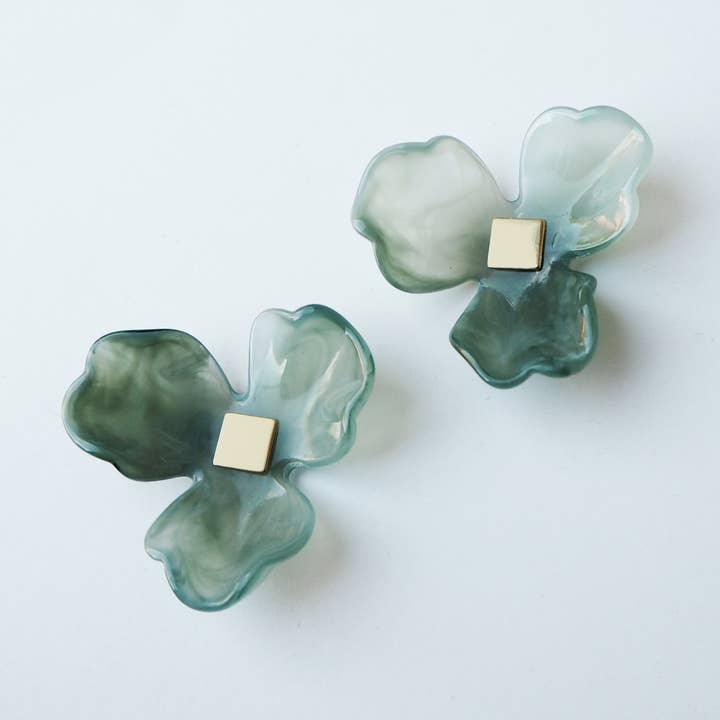 Maxi Bloom Oorbellen, opvallende bloemknoppen in groen voor wholesale door Custom Made