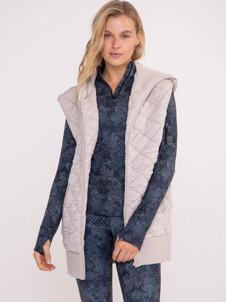 Mono B - Wholesale Outerwear Vest - Women's - Oversized Quilted Fleece Vest with Hood15