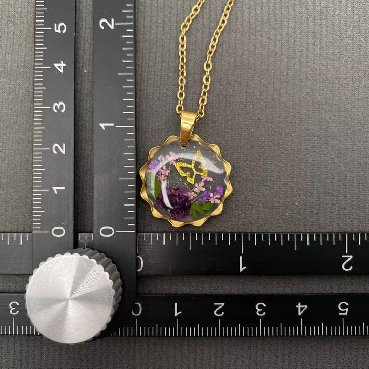 Mio Queena - Wholesale Pendant/Charm Necklace - Dried Flowers Geometric Charm 18K Golden SS Necklace - PDF8