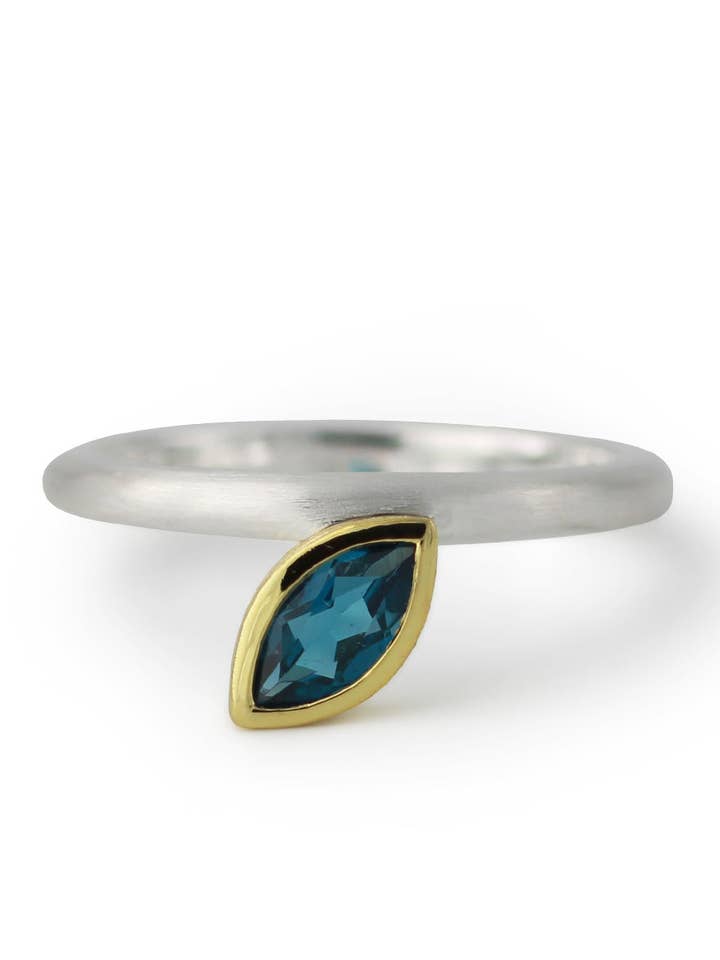 Sølvring forgyldt med London blå topas for engroshandel hos Campur GmbH