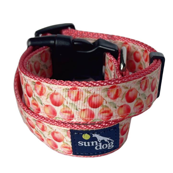Collier Peachy Peaches pour la vente par Sun Dog