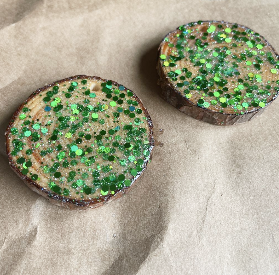 MakerFlo - Wholesale Craft Supplies - Pine Wood Bark Slices1