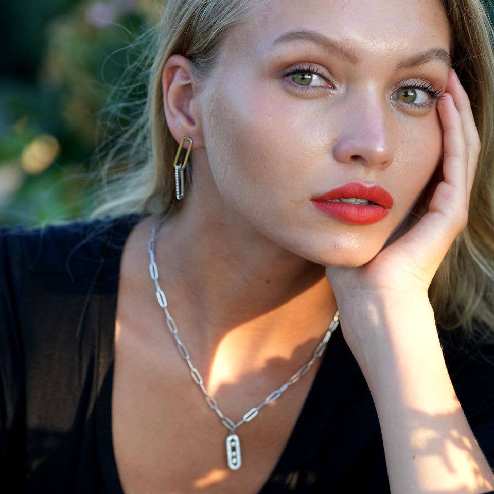 HACKNEY NINE – wholesale  – MORNA Paper Clip Chain with Zirconia Accented Geometric Pendant Silver0