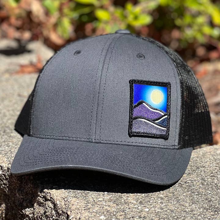 Full Moon Trucker (Kol/Svart) för wholesale av Tommy Breeze