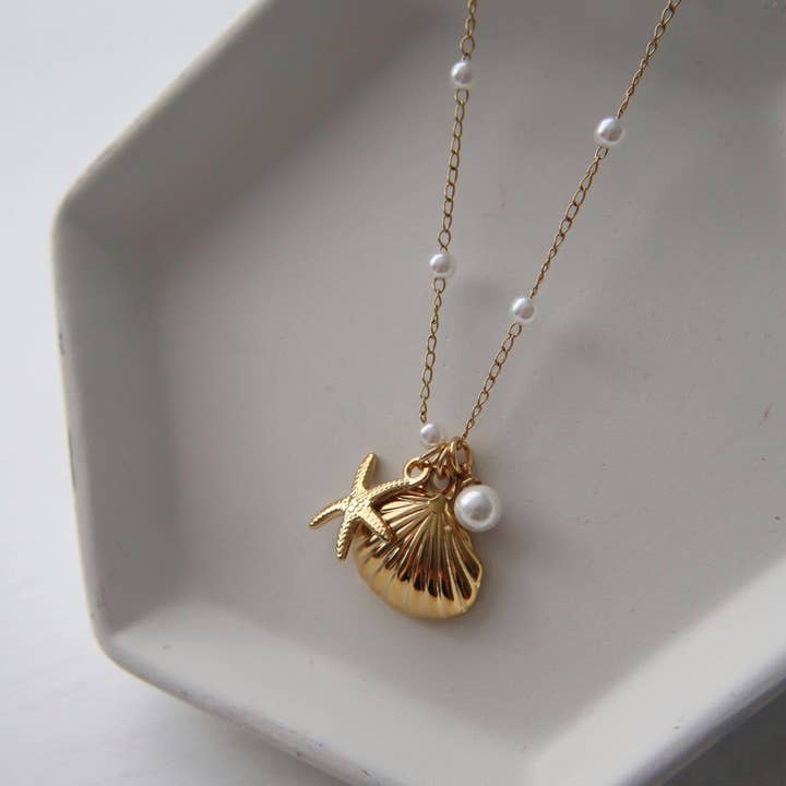 JESSA Jewelry - Wholesale Pendant/Charm Necklace - By the Shore Necklace | Shell and Star Pendant