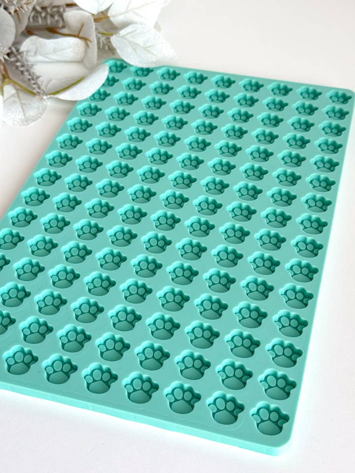 Cute Paws silicone mold, baking mold for dog biscuits, cat biscuits, for wholesale by Doggotique