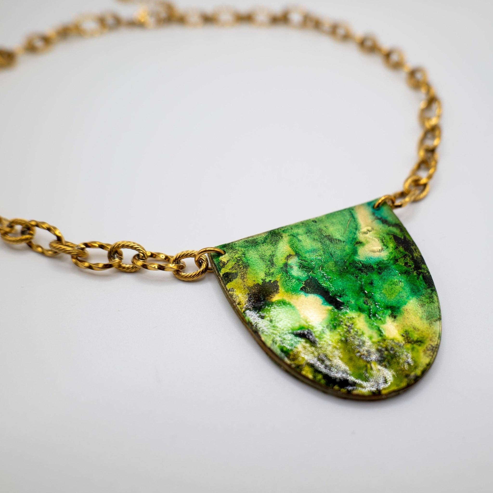 OE! - Vendita all'ingrosso Collana con ciondolo/pendaglio - ESPLOSIONE - Collana corta con ciondolo9