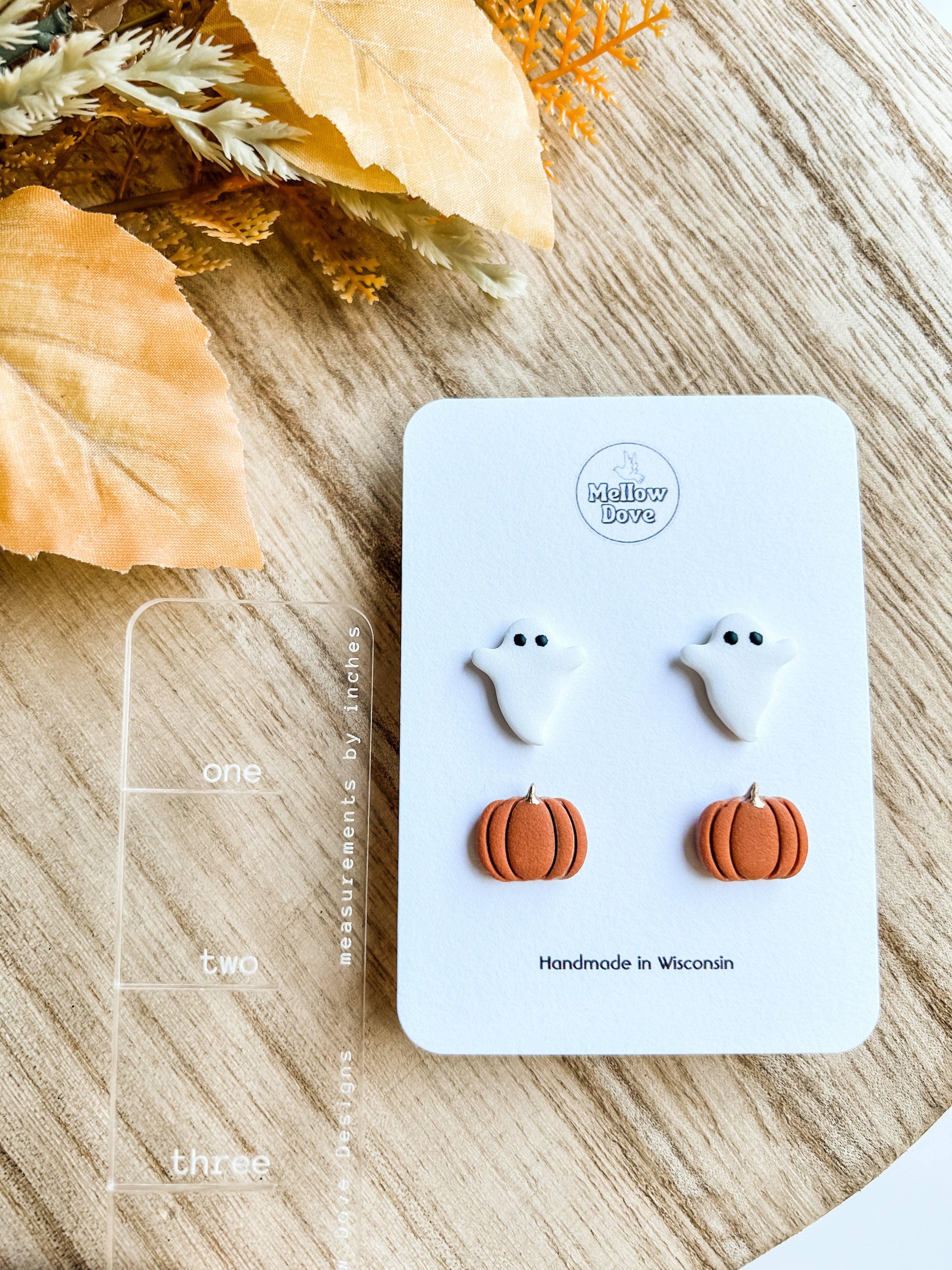 Mellow Dove Designs - Venta al por mayor Pendientes de botón/aretes de poste - Paquete de pendientes de arcilla Ghost + Pumpkin (CLÁSICO) | Pendientes de arcilla para Halloween1