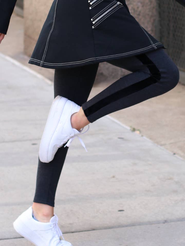 2005 - Sweggings a righe molto vellutati per la vendita all'ingrosso da parte di Laura Hlavac