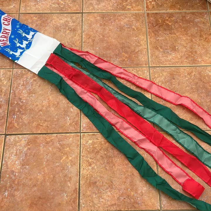 Merry Christmas Blå vindstrumpa 60" polyester för wholesale av Worldwide Flags Ltd