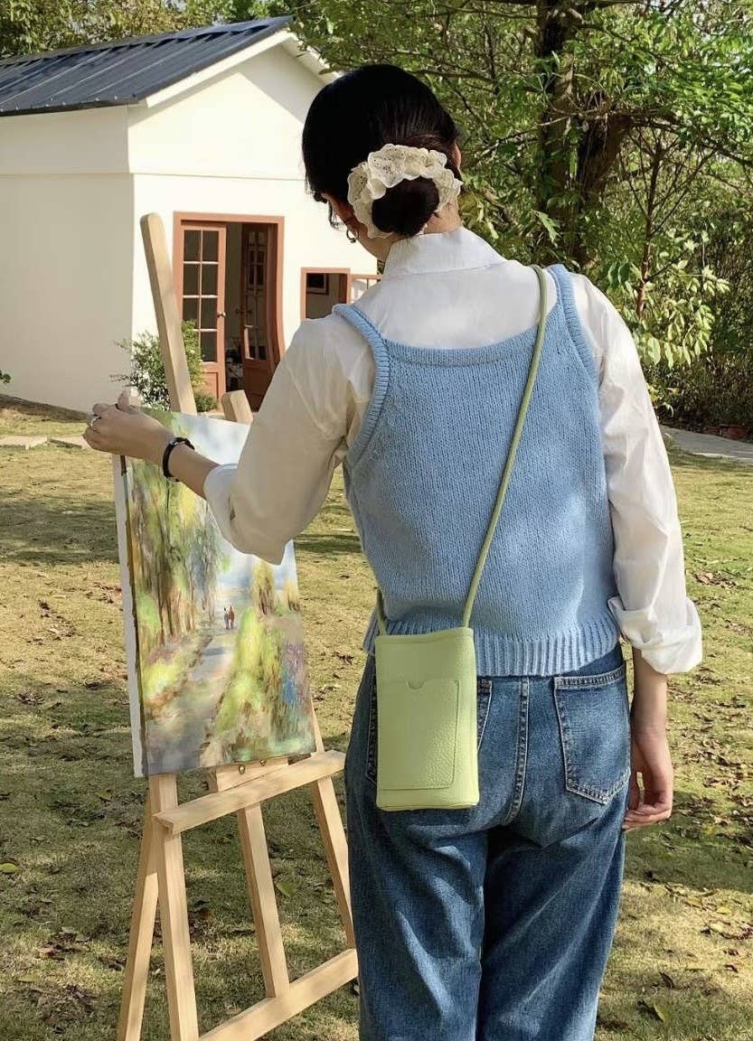 Pretty Persuasions - Wholesale Crossbody Bag - Women's - P24057 Smartphone Crossbody Bag3