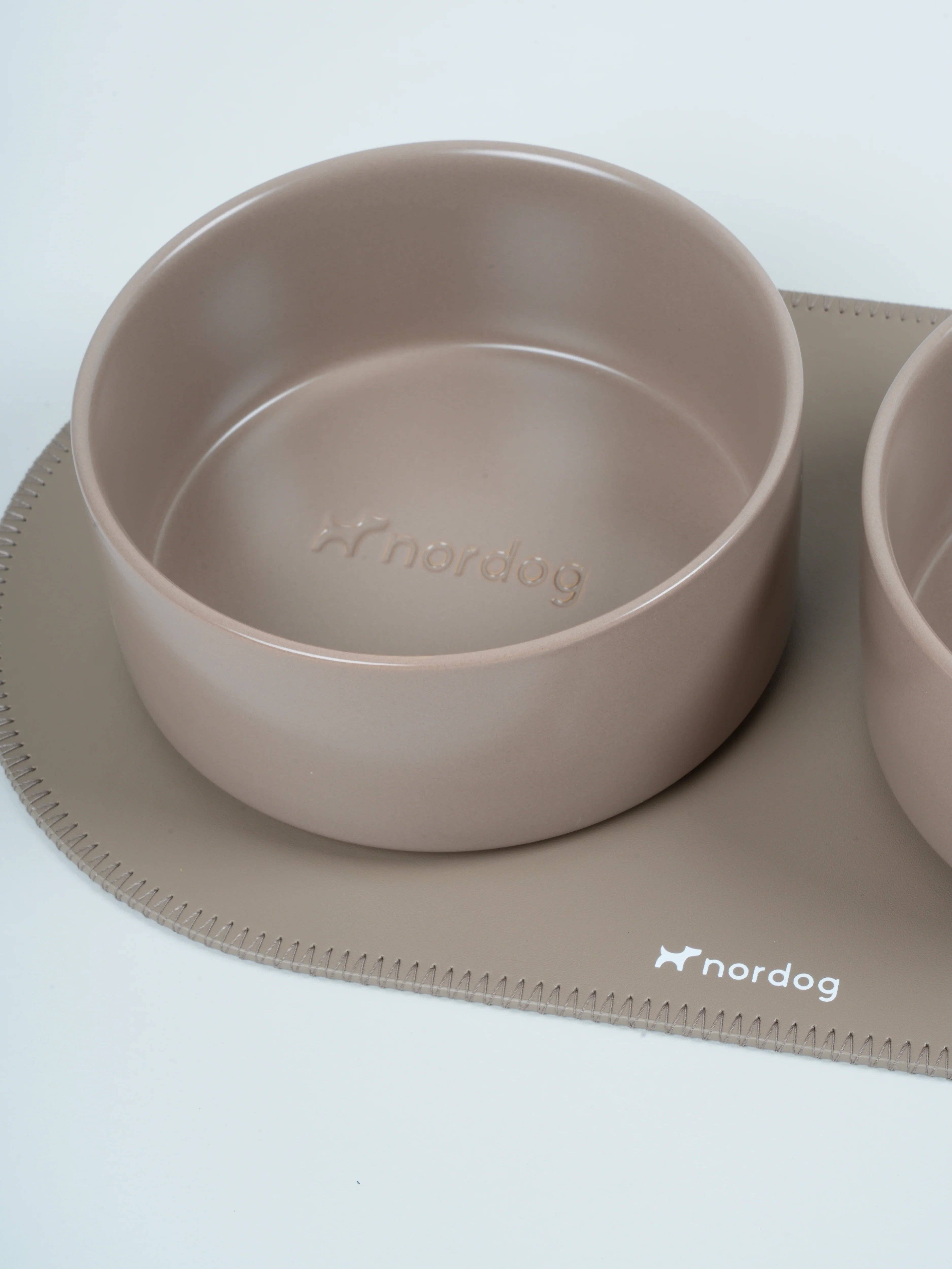 Nordog – wholesale Matmatta för husdjur – Hund – Rund bordstablett för matskålar till hund (kakao)4