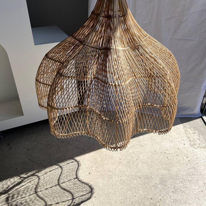 Office Objets - Wholesale Chandelier/Hanging Light - Pendant light, flower-shaped rattan fixture, tulip, corolla H:80cm D80cm46