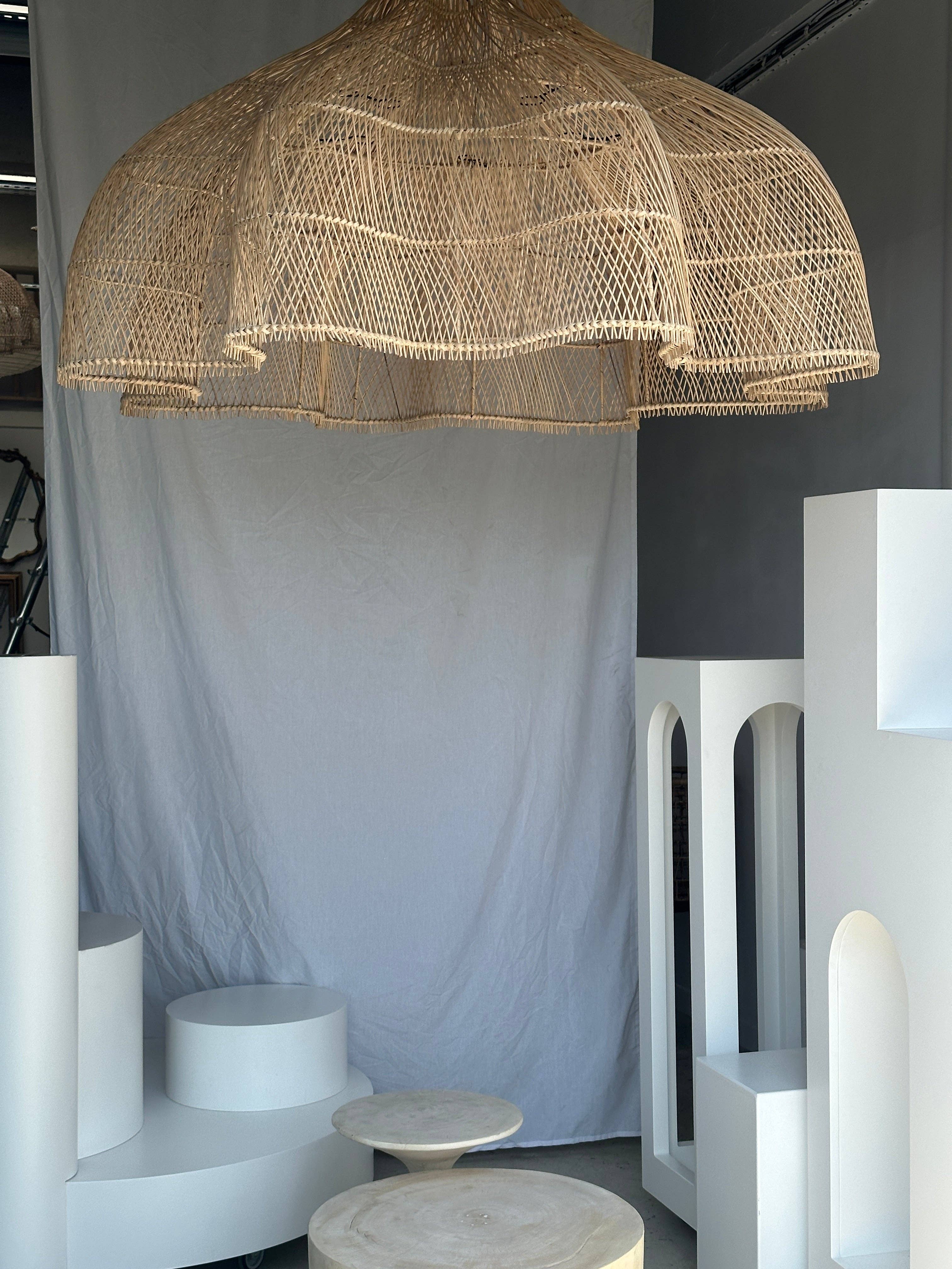 Office Objets - Wholesale Chandelier/Hanging Light - Immense rattan suspension in the shape of a flower, tulip, corolla H:1m; D:1m5021