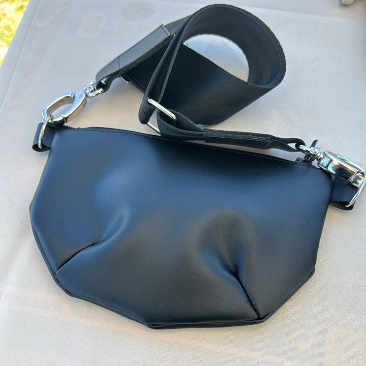 New Culture Vegan Boutique - Wholesale Crossbody Bag - Unisex - Cactus Leather Cross Body Bag2