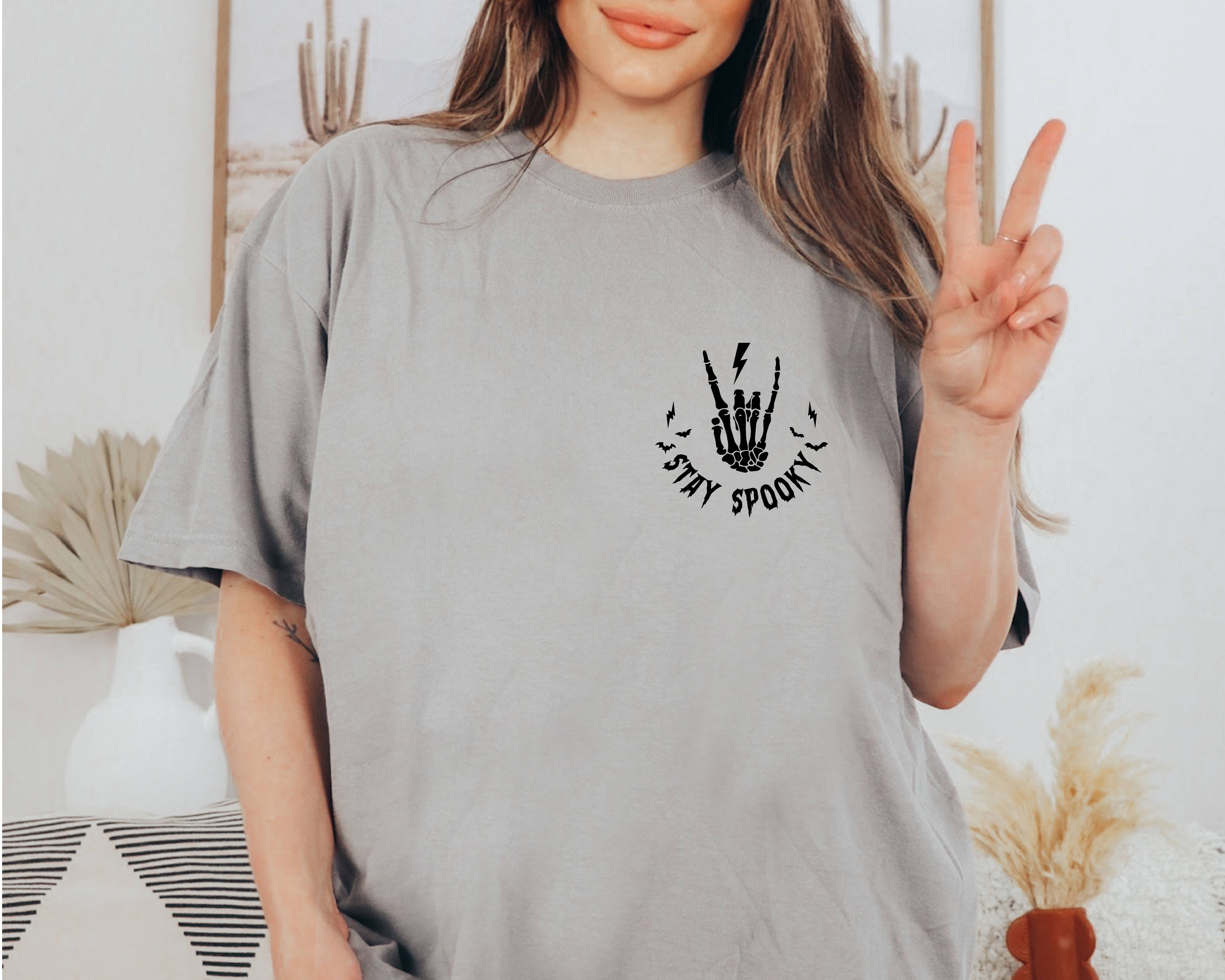 P E T I T R U E - Wholesale Screen Printed T-Shirt - Women's - Halloween Tee  T Shirt Stay Spooky2