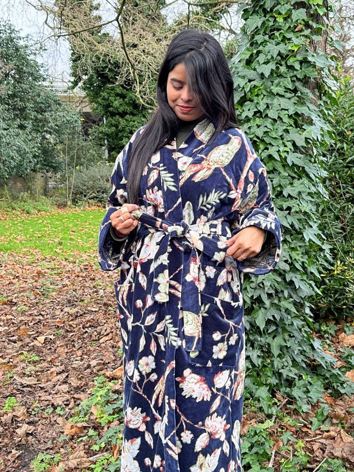 Robe Luxuoso de Veludo Estampado com Seda Indiana por atacado de Essential Designs London