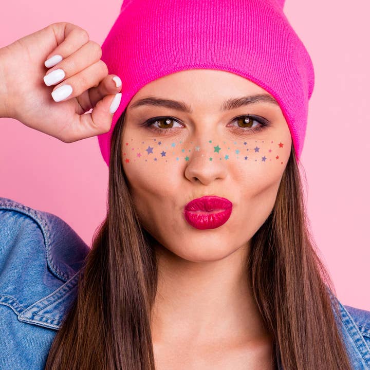 Flash Tattoos - Vente Tatouages temporaires - Tatouage temporaire arc-en-ciel étoiles et taches de rousseur1