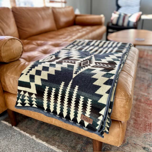 Alpaca Threadz - Wholesale Decoratiedeken - Zuidwest Alpaca Koningin/Gooi Deken – Omkeerbaar Bos2