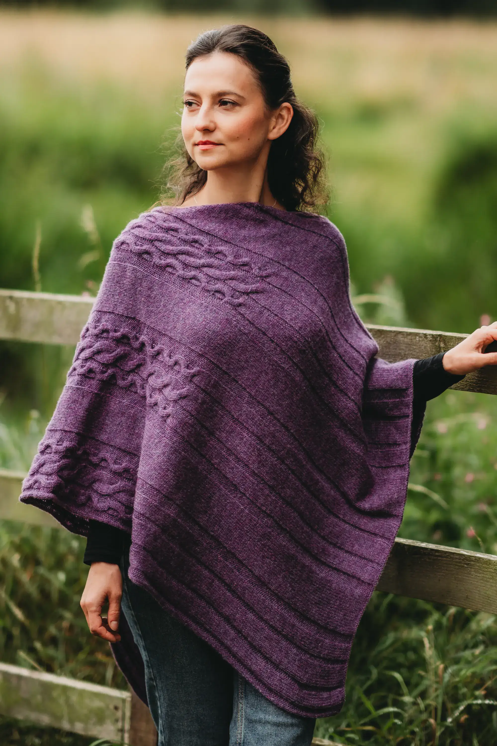 Knitted in Edinburgh – wholesale Poncho – Women's – Hedre Barra Shawl0