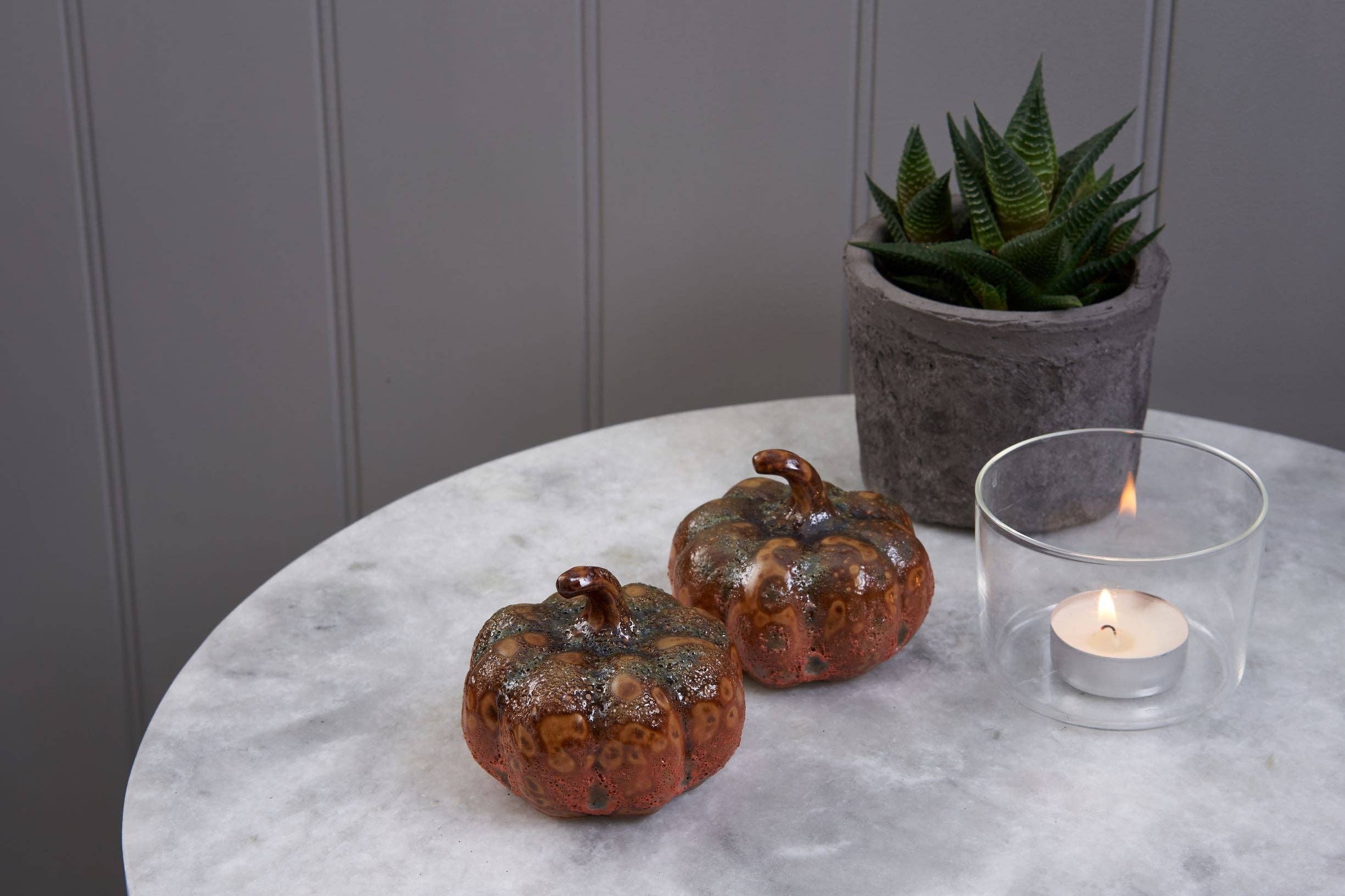 We Love Seasons Ltd – wholesale Decorative tabletop object – Small Ceramic Pumpkin1