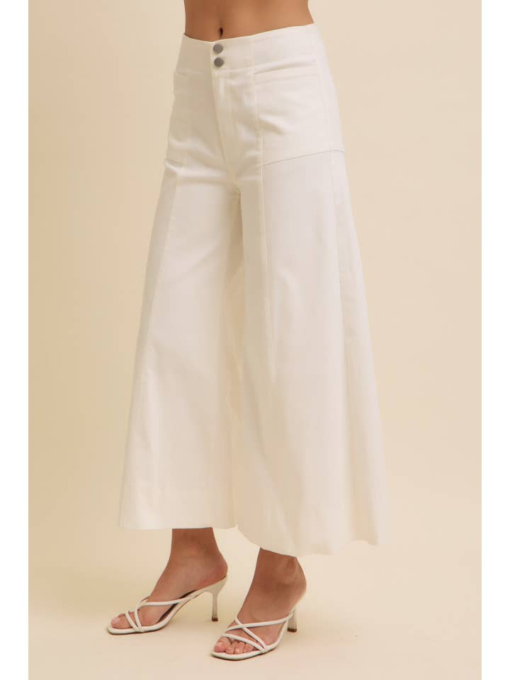 in february - Vente Jean – femme - PANTALON COURT À JAMBES LARGES ET TAILLE HAUTE EXTENSIBLE8