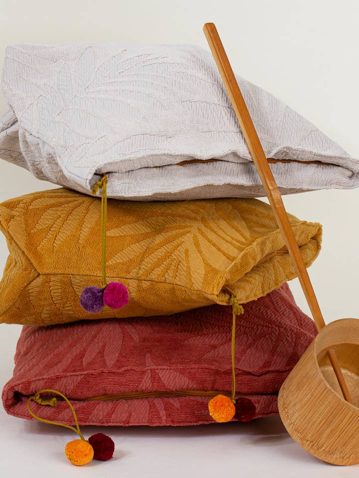 Clutch Leaves - Zipper for wholesale by Teresa Alecrim - Têxteis para o Lar