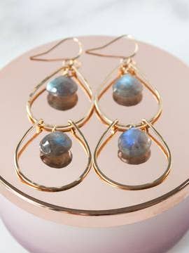 Ada-Edelstein-Wasserfall-Ohrringe für den Großhandel von Pure Indigo Design